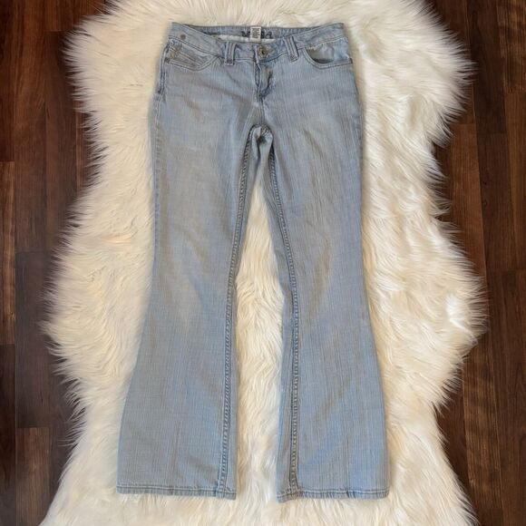 Vtg Mudd Jeans Size 7 Super Low Rise Flare Light Wash Denim Y2K Decorati… - Picture 2 of 9